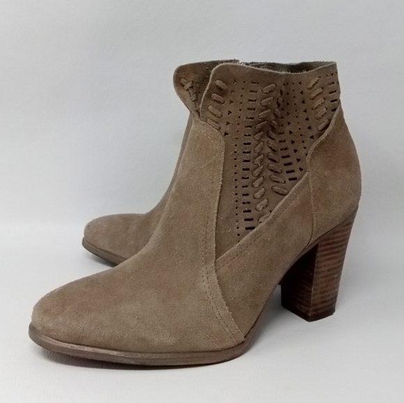 Vince Camuto Fenyia Tan Foxy Verona Bootie Suede Stacked Heel Boots - Picture 2 of 11